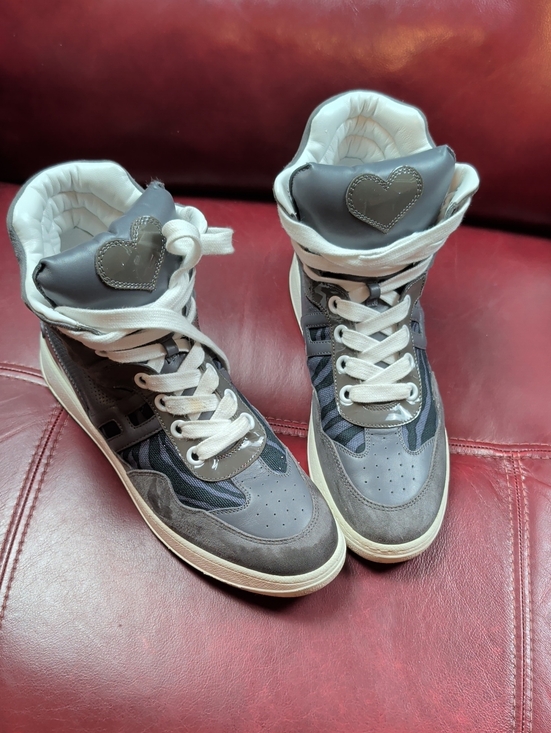Katie Hogan Shoes - Katie Grand Loves Hogan high-top sneakers in grey heart Size 38 Women